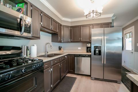 2404 Manor Ln, Mchenry, IL 60051 photo 8