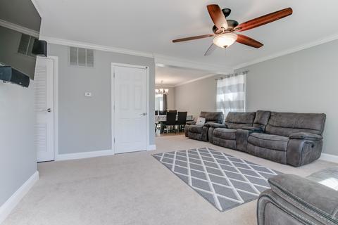 2404 Manor Ln, Mchenry, IL 60051 photo 3