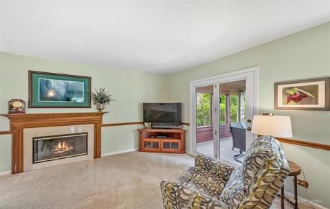2633 Colonial Dr, Elgin, IL 60124 photo 14