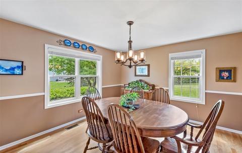 2633 Colonial Dr, Elgin, IL 60124 photo 7