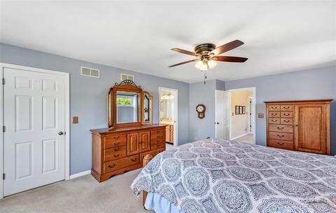 2633 Colonial Dr, Elgin, IL 60124 photo 17