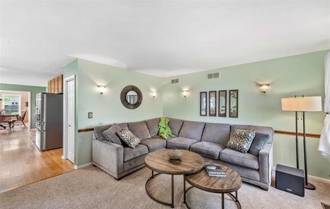 2633 Colonial Dr, Elgin, IL 60124 photo 13