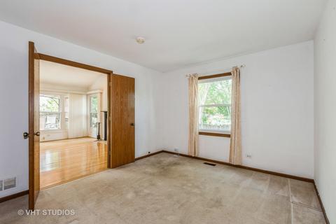 1079 Pear Tree Ln, Wheeling, IL 60090 photo 13