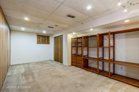1079 Pear Tree Ln, Wheeling, IL 60090 photo 17