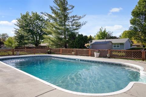 2912 Dodge Dr, Bloomington, IL 61704 photo 3