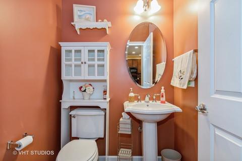 1044 Broadmoor Dr, Elgin, IL 60124 photo 15