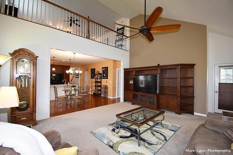 1044 Broadmoor Dr, Elgin, IL 60124 photo 12