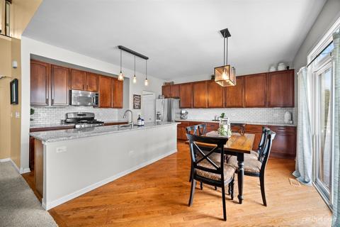 2885 Killarny Dr, Elgin, IL 60124 photo 9