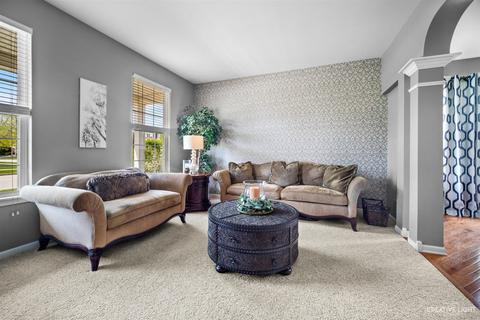 2885 Killarny Dr, Elgin, IL 60124 photo 7