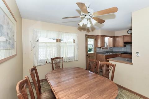 1410 Anthony Rd, Wheeling, IL 60090 photo 5