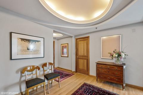 100 E Huron St #3805, Chicago, IL 60611 photo 4