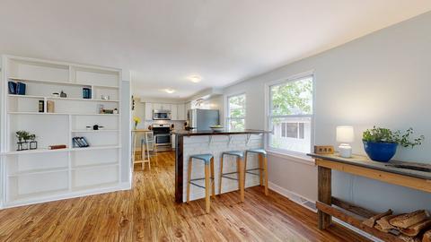 464 N Commonwealth Ave, Elgin, IL 60123 photo 8