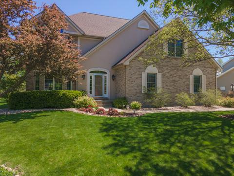 6 Stonehedges Ct, Bloomington, IL 61705 photo 4