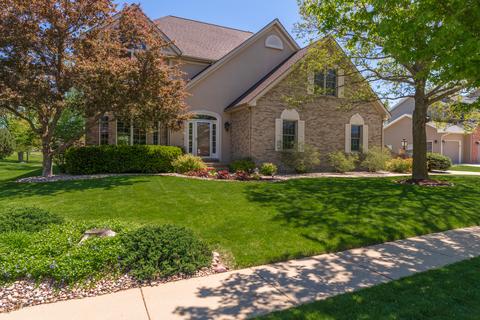 6 Stonehedges Ct, Bloomington, IL 61705 photo 1