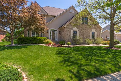 6 Stonehedges Ct, Bloomington, IL 61705 photo 2