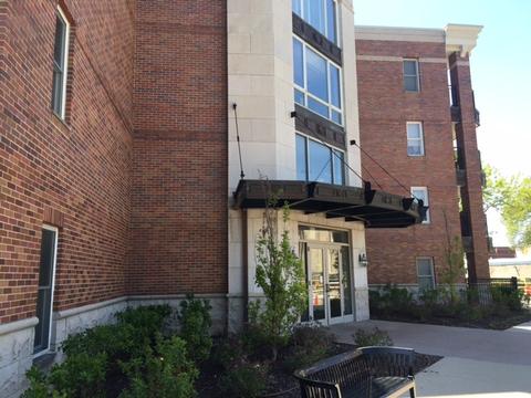 111 N Wheaton Ave #204, Wheaton, IL 60187 photo 1