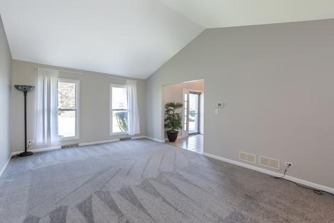 217 Windsor Dr, Bartlett, IL 60103 photo 3