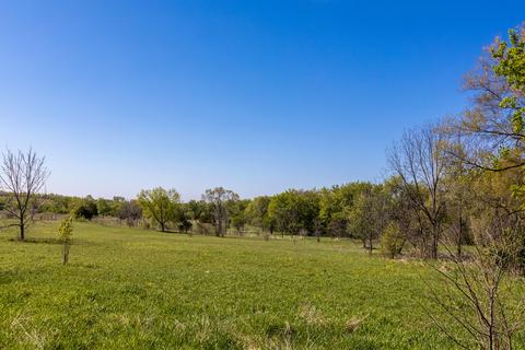 217 Windsor Dr, Bartlett, IL 60103 photo 2