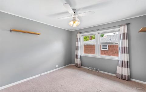 19 E Ardmore Ave, Roselle, IL 60172 photo 10