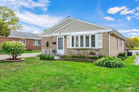 19 E Ardmore Ave, Roselle, IL 60172 photo 2