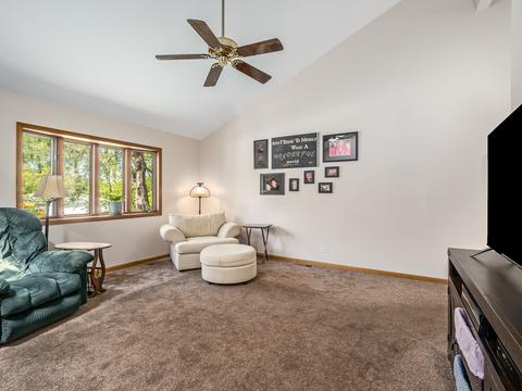2409 Rona Dr, Cary, IL 60013 photo 4