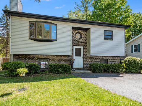 2409 Rona Dr, Cary, IL 60013 photo 2