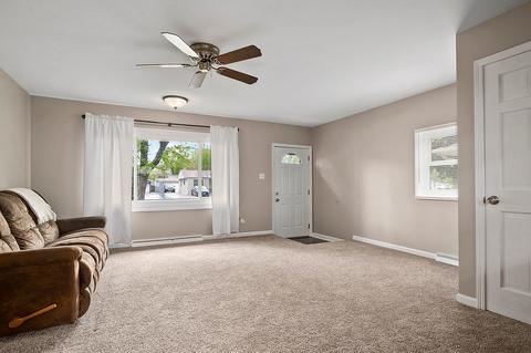 2203 Kingfisher Ln, Rolling Meadows, IL 60008 photo 3
