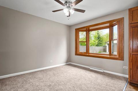2203 Kingfisher Ln, Rolling Meadows, IL 60008 photo 7
