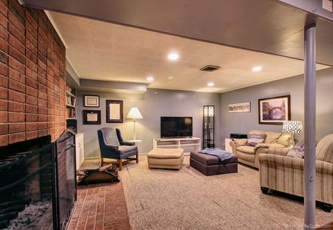 323 Alschuler Dr, Aurora, IL 60506 photo 42