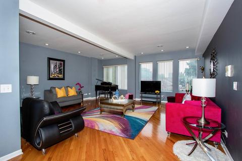 2339 E 72nd St #2E, Chicago, IL 60649 photo 12