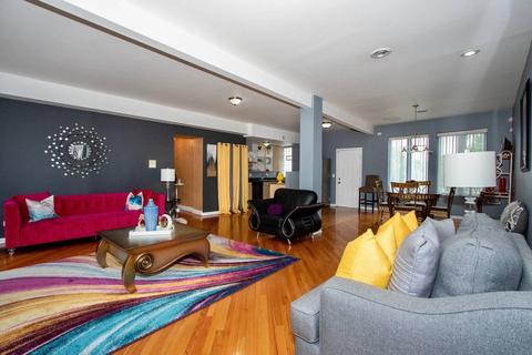 2339 E 72nd St #2E, Chicago, IL 60649 photo 13