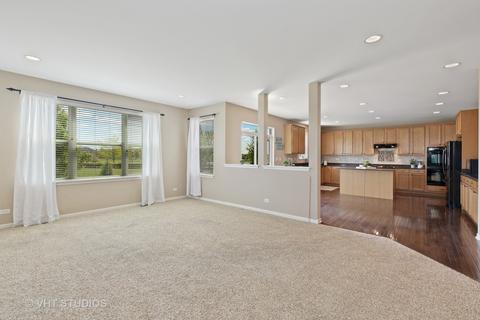 3099 Wickenden Ave, Elgin, IL 60124 photo 9