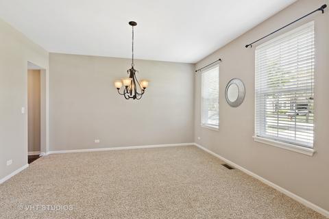 3099 Wickenden Ave, Elgin, IL 60124 photo 2