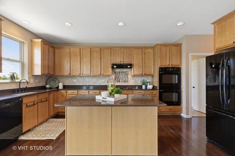 3099 Wickenden Ave, Elgin, IL 60124 photo 5