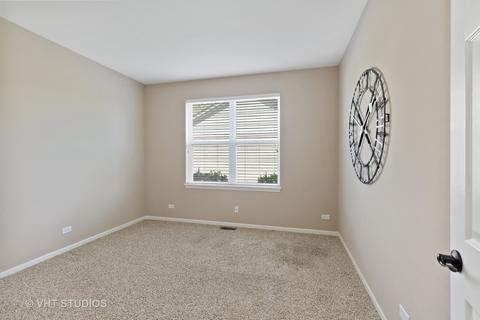 3099 Wickenden Ave, Elgin, IL 60124 photo 10