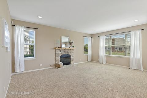 3099 Wickenden Ave, Elgin, IL 60124 photo 8