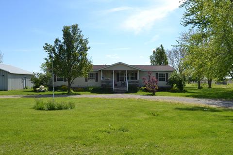 316 Paris St, Dewitt, IL 61735 photo 1