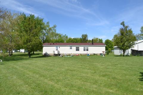 316 Paris St, Dewitt, IL 61735 photo 4