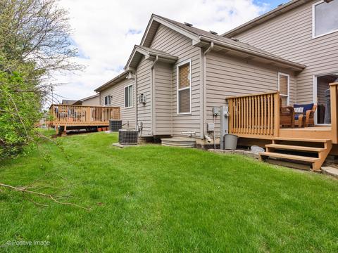 1323 Dancing Bear Ln, Elgin, IL 60120 photo 25