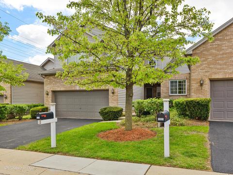1323 Dancing Bear Ln, Elgin, IL 60120 photo 2