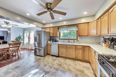 810 N Cherry St, Addison, IL 60101 photo 7