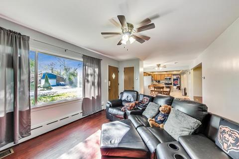 810 N Cherry St, Addison, IL 60101 photo 3