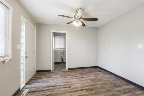 1709 Burnetta St, Champaign, IL 61821 photo 10