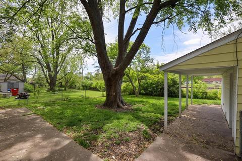 1709 Burnetta St, Champaign, IL 61821 photo 5