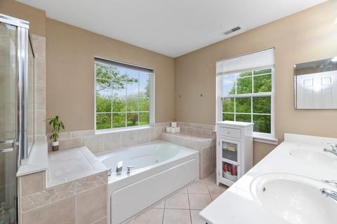 703 Sumac Dr, Aurora, IL 60506 photo 14