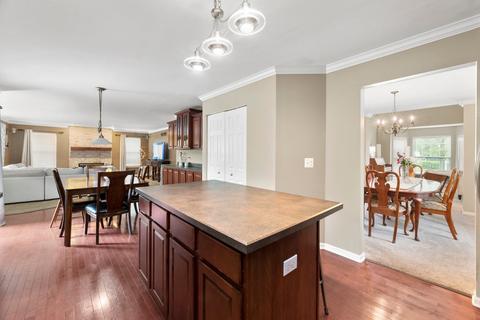 703 Sumac Dr, Aurora, IL 60506 photo 4