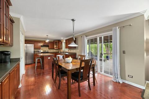 703 Sumac Dr, Aurora, IL 60506 photo 3