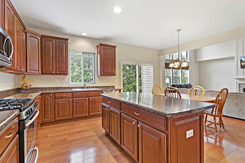 561 Tuscany Dr, Algonquin, IL 60102 photo 8