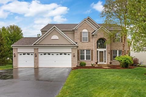 561 Tuscany Dr, Algonquin, IL 60102 photo 1