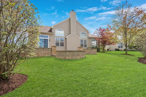32 Bridlepath Dr, Lindenhurst, IL 60046 photo 2